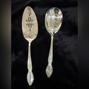 Cake Server 1978 And‎ spoon 1979 Avon Anniversary Pres Club Vintage Lot Of 2